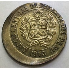 PERU 1975 . ONE  1 SOL COIN . ERROR . MIS-STRIKE